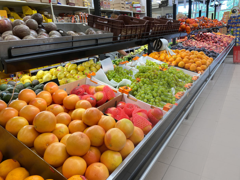 rayon fruits et legumes halles market